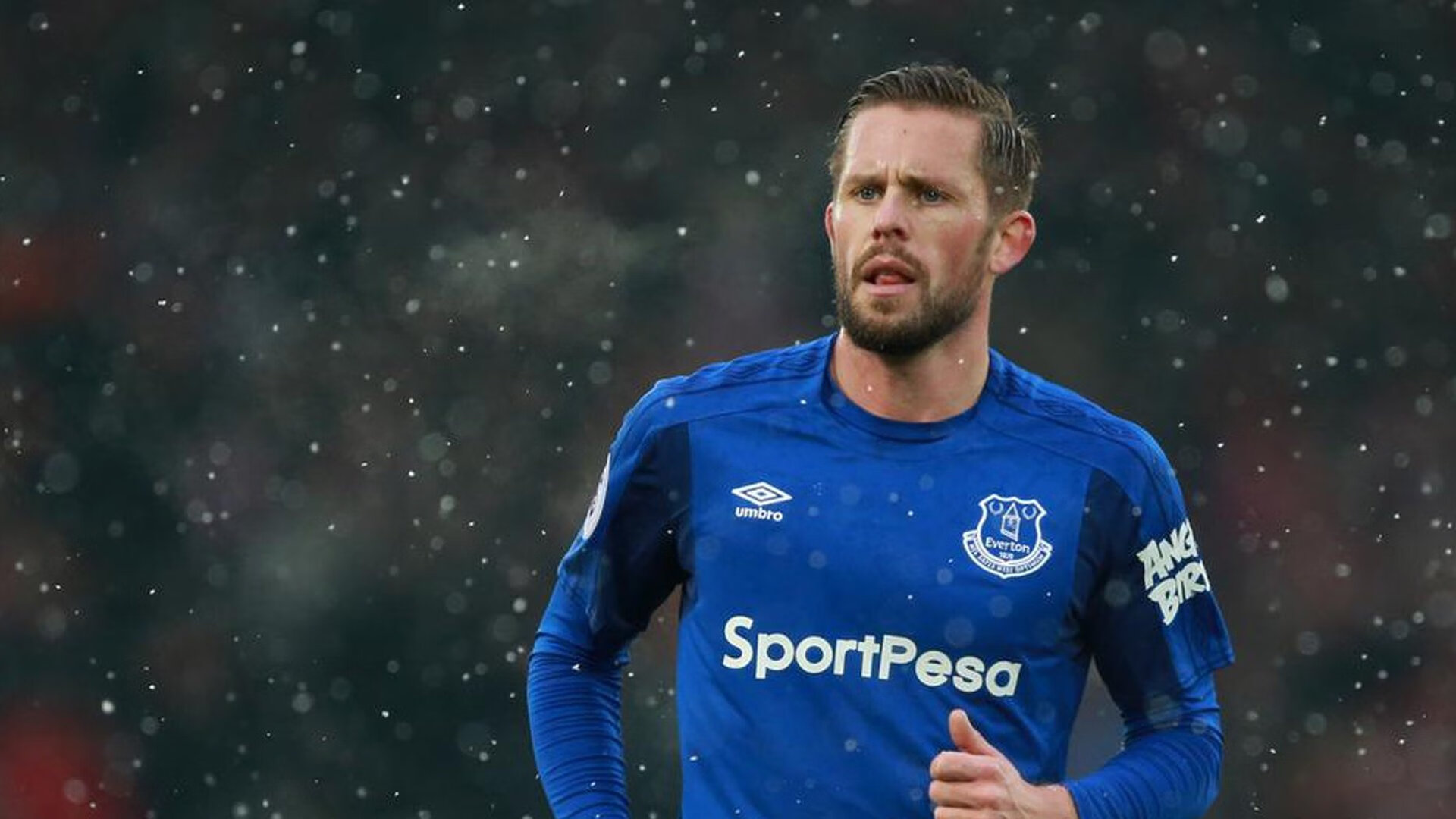 铁腕新规与红军的怒火，当势不可挡的权威遭遇百年豪门的抗争，铁腕新规与红军怒火，当不可撼动的权威直面百年豪门的抗争